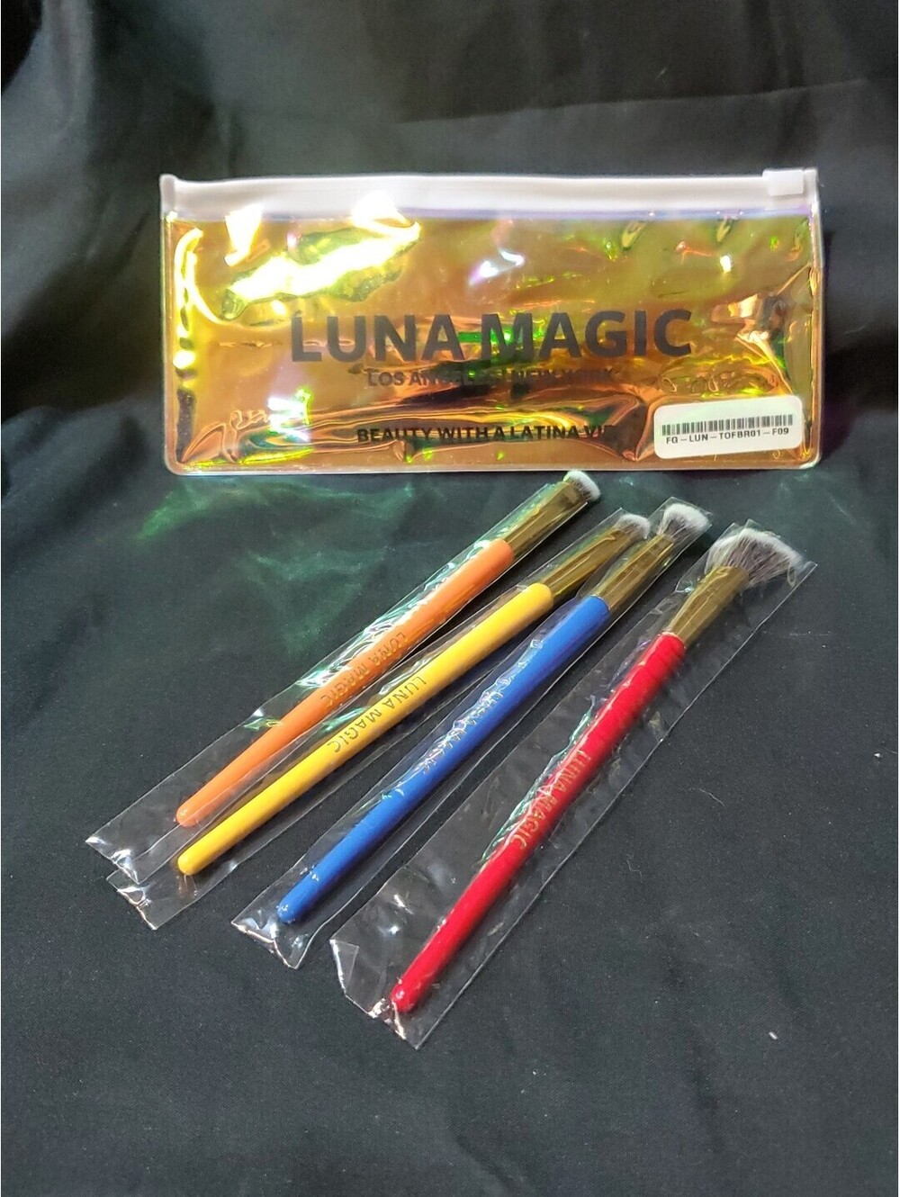 LUNA MAGIC Eye Makeup Brush Set with Holographic Travel Pouch 5-pcs Set NEW